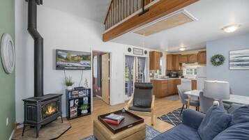 Smart TV, fireplace, DVD player