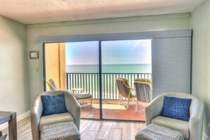 TV - Relaxation. Sunsets. Soak It All In Beachfront: Beach, Pool,  & $400.00 Free Fun Activities Daily (Madeira Beach)