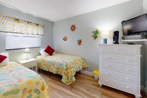 3 bedrooms, iron/ironing board, free WiFi