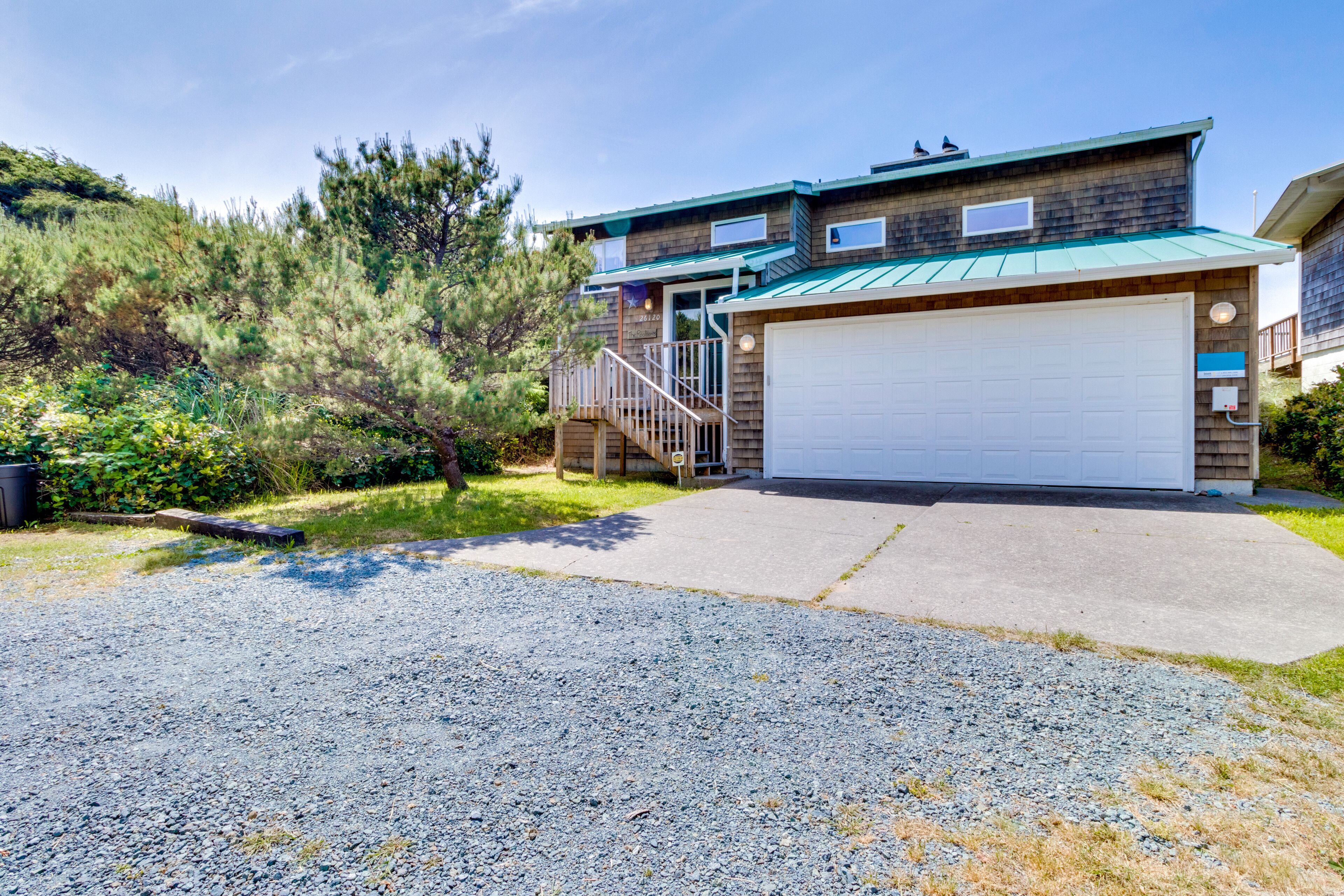 Updated Oceanfront Home with Lovely Pacific Views & Pool Table
