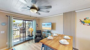 Dining - Great oceanfront 1st floor unit with beach, fishing pier, and pool access (Isle of Palms)