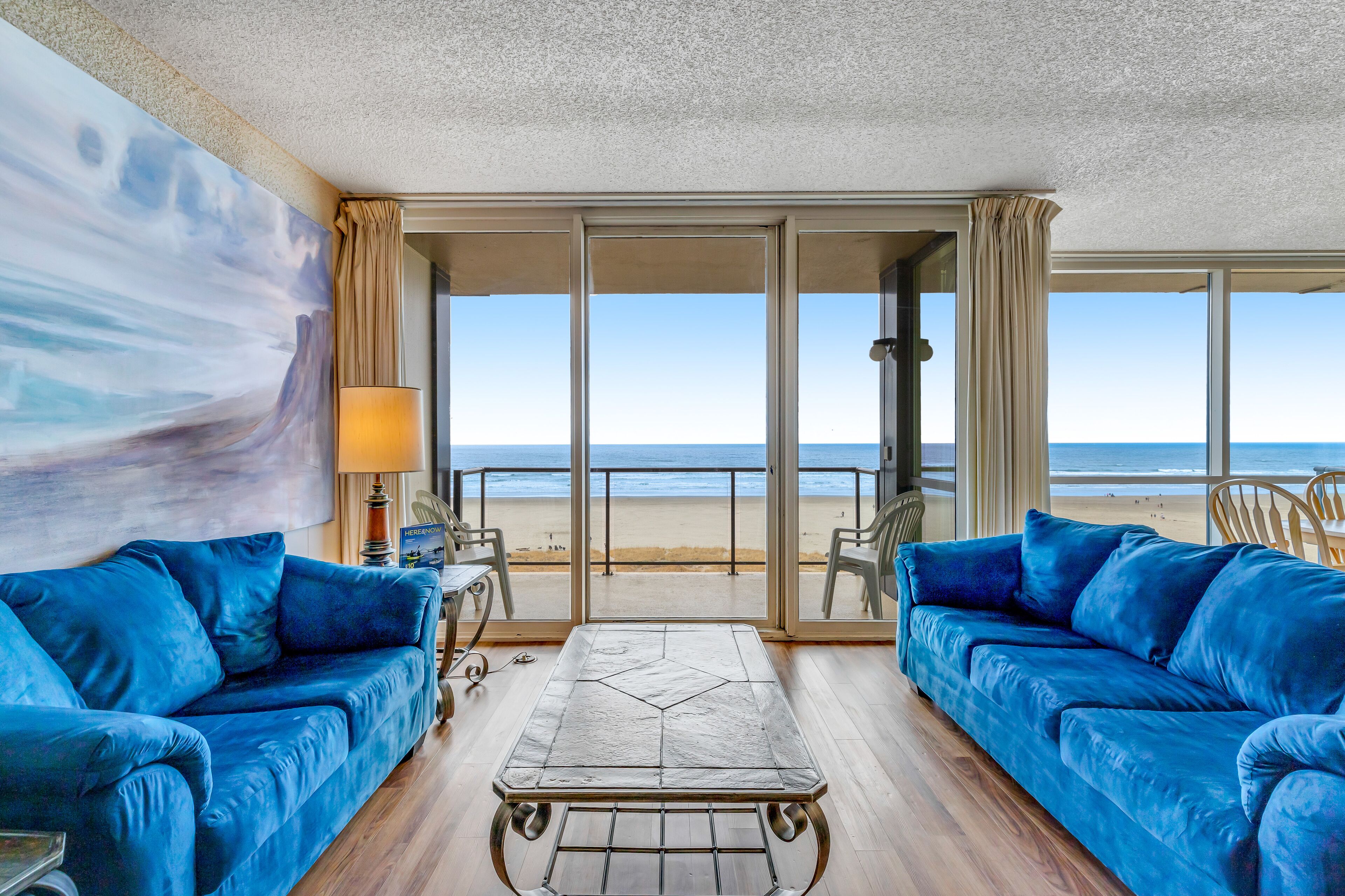 Oceanfront, dog-friendly condo with gorgeous view - steps to the beach