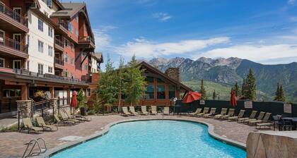 Ski in/Ski Out Condo in Main Plaza - Corner Unit - Views of the Slopes