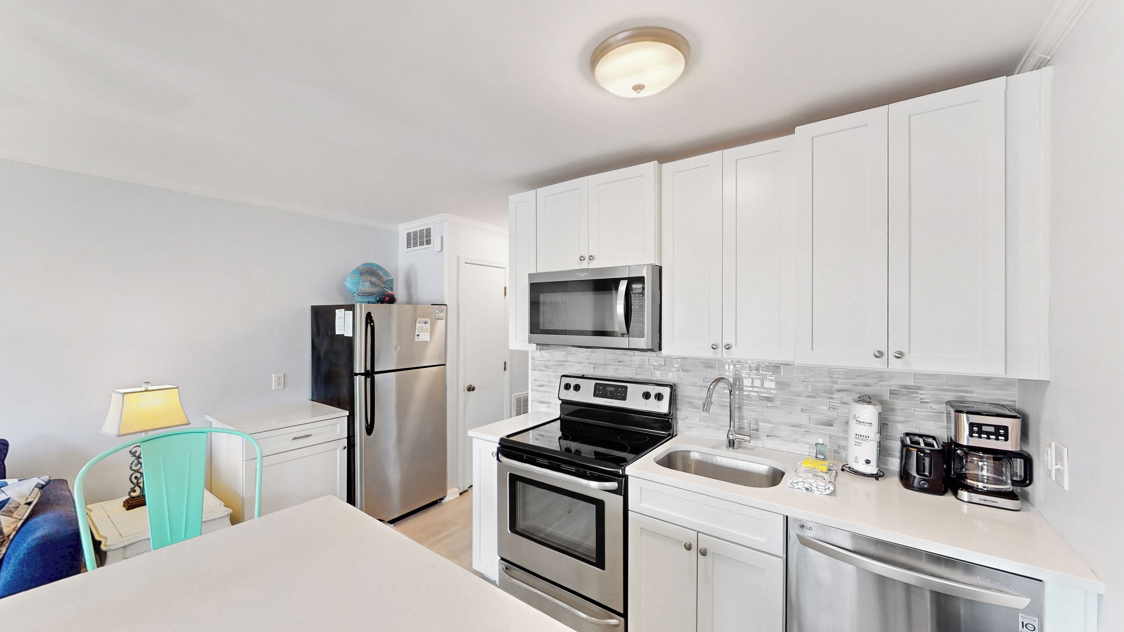 冰箱、微波炉、烤箱、炉灶