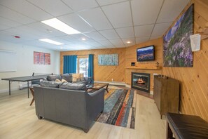 TV, fireplace, DVD player