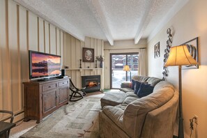 TV, fireplace, DVD player