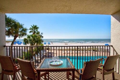 Excellent Location! Beachfront Escape with Beach, Pool, Hot Tub + Tickets to Top Attractions Daily!