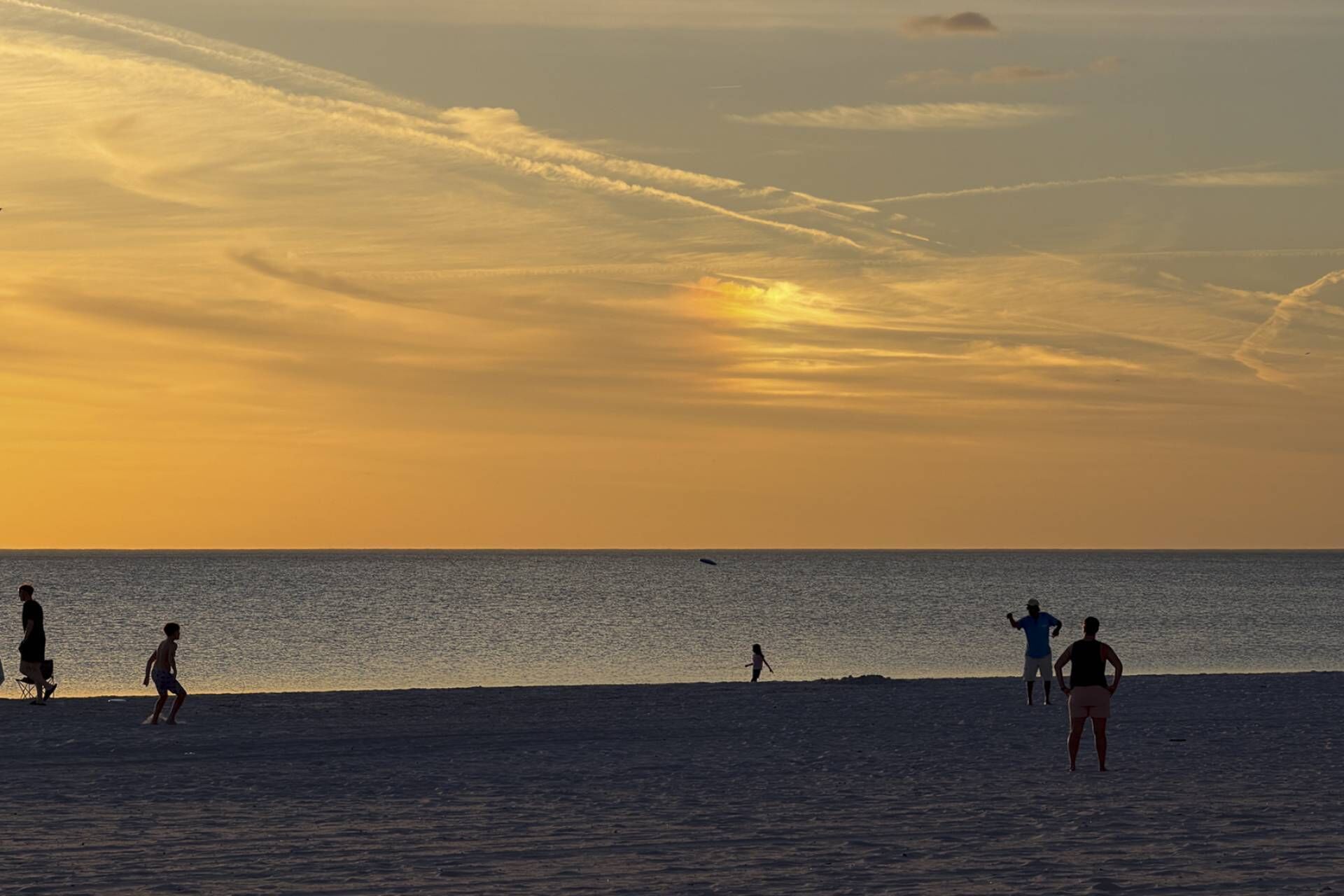 Beach nearby, beach towels, motor boating, fishing