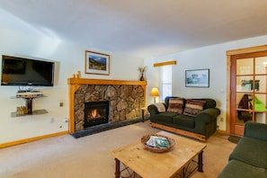 TV, fireplace, DVD player, books