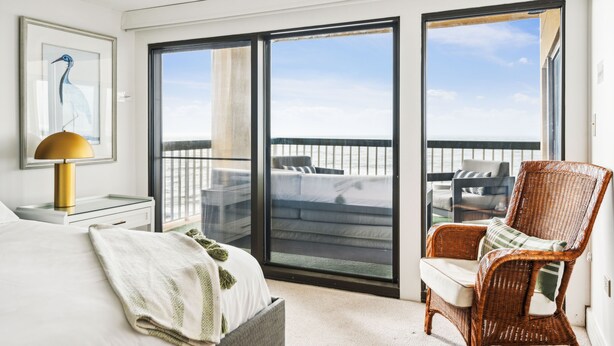 Room - Outstanding condo in Wild Dunes with two oceanfront decks and pool access (Isle of Palms)