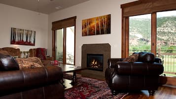 Télévision, cheminée