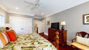 5 bedrooms, iron/ironing board, free WiFi, bed sheets