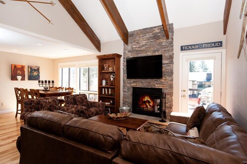 Completely Remodeled Townhome - Ski In/Out - Awesome Views
