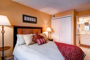 1 habitación, tabla de planchar con plancha, internet y ropa de cama 