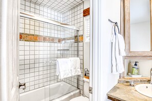 Hair dryer, towels - Charming chalet with fireplace, loft & a true ski-in/out location (Telluride)