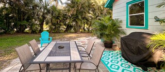 Tyn & Marty's Old-Fashioned Beach Cottage