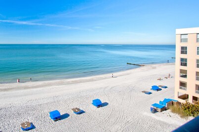 Beachfront Condo With Private Balcony Overlooking the Sand! Relax on the Beach or Lounge in the Pool