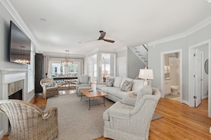 TV - Attractive Charleston-style home with pool access in Wild Dunes (Isle of Palms)