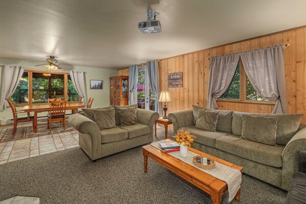 Smart TV, Netflix, reproductor de DVD y libros 