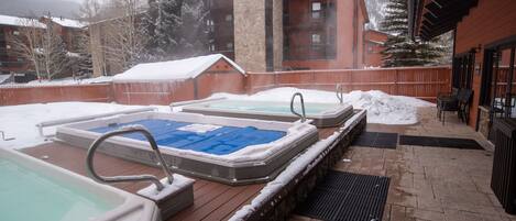 Bain à remous extérieur