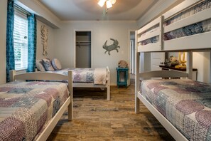 4 bedrooms, iron/ironing board, WiFi, bed sheets