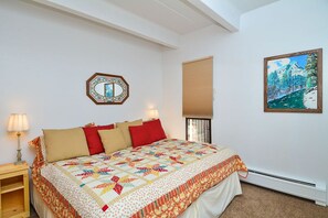 2 chambres, fer et planche Ă repasser, accĂšs Internet, draps fournis
