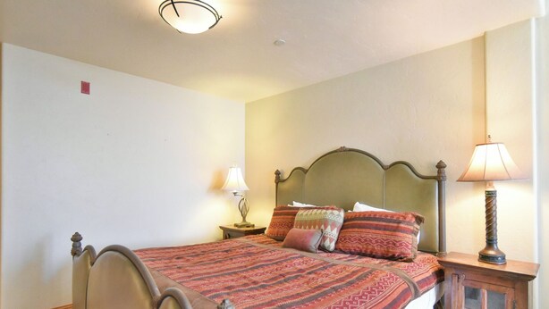 Room - Mt. Victoria Lodge Crestline Condo: Downtown, Nicely Appointed (Frisco)