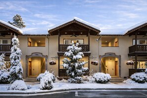 Exterior - Downtown Luxury | Walk to It All | Garage | BBQ (Leavenwort)