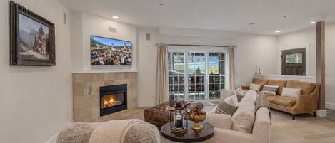 Smart-TV, Kamin, Netflix, DVD-Player