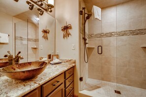 Combined shower/bathtub, hair dryer