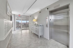 Interior - Large Gulf Unit & Beach Views - Crimson #203 (Madeira Beach)