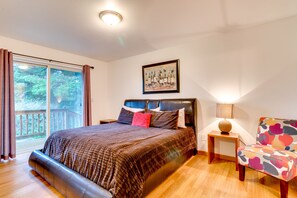 5 bedrooms, iron/ironing board, WiFi, bed sheets