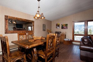 Dining - Affordable Sitzmark townhome at Purgatory - Awesome views - walk to slopes (Durango)