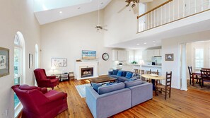 TV, lareira, DVD player