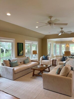 Fernseher, DVD-Player