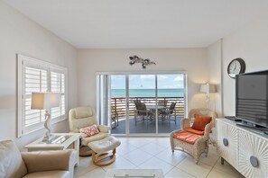 Smart TV - Luxury Direct Beachfront Views - Crimson #201 (Madeira Beach)