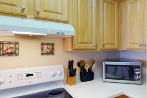 Unclassified image, 4 of 48, button