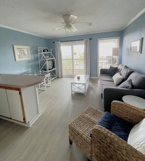 TV - Oceanfront Condo with Private Balcony & Outstanding Ocean Views (Isle of Palms)