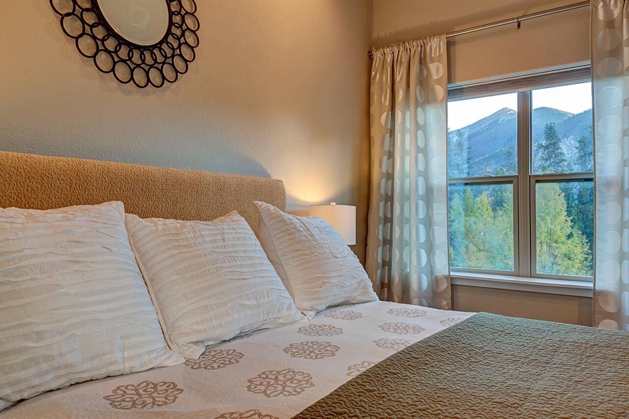 2 bedrooms, iron/ironing board, Internet, bed sheets