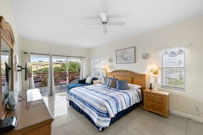 2 bedrooms, iron/ironing board, free WiFi, bed sheets - Exquisitely Decorated-Beach Views Crimson #205 (Madeira Beach)