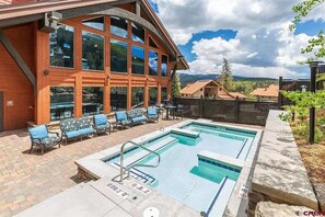 A heated pool - Premier Building at Purgatory - Ski in/Ski Out (Durango)