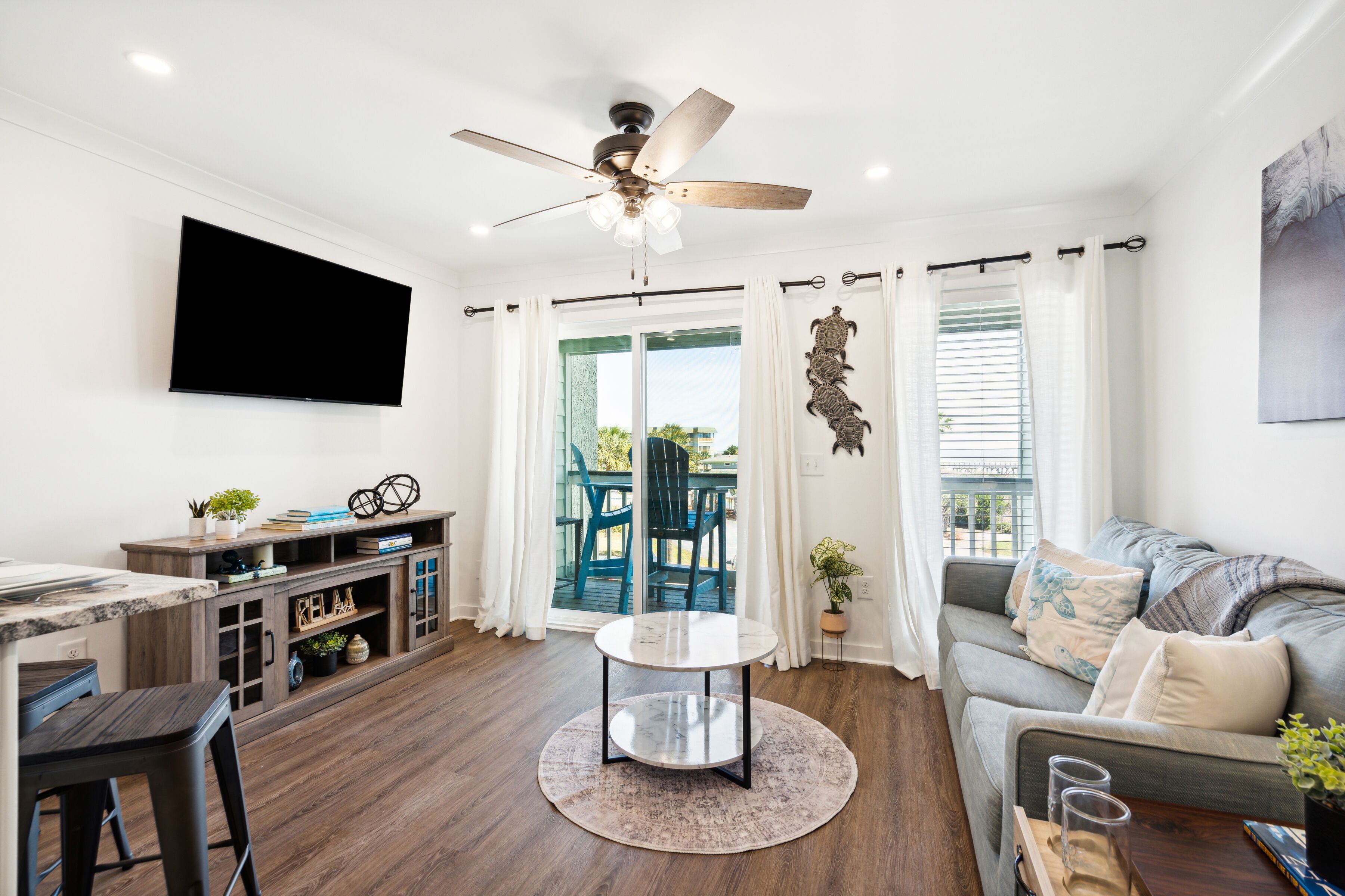 Smart TV, books, offices