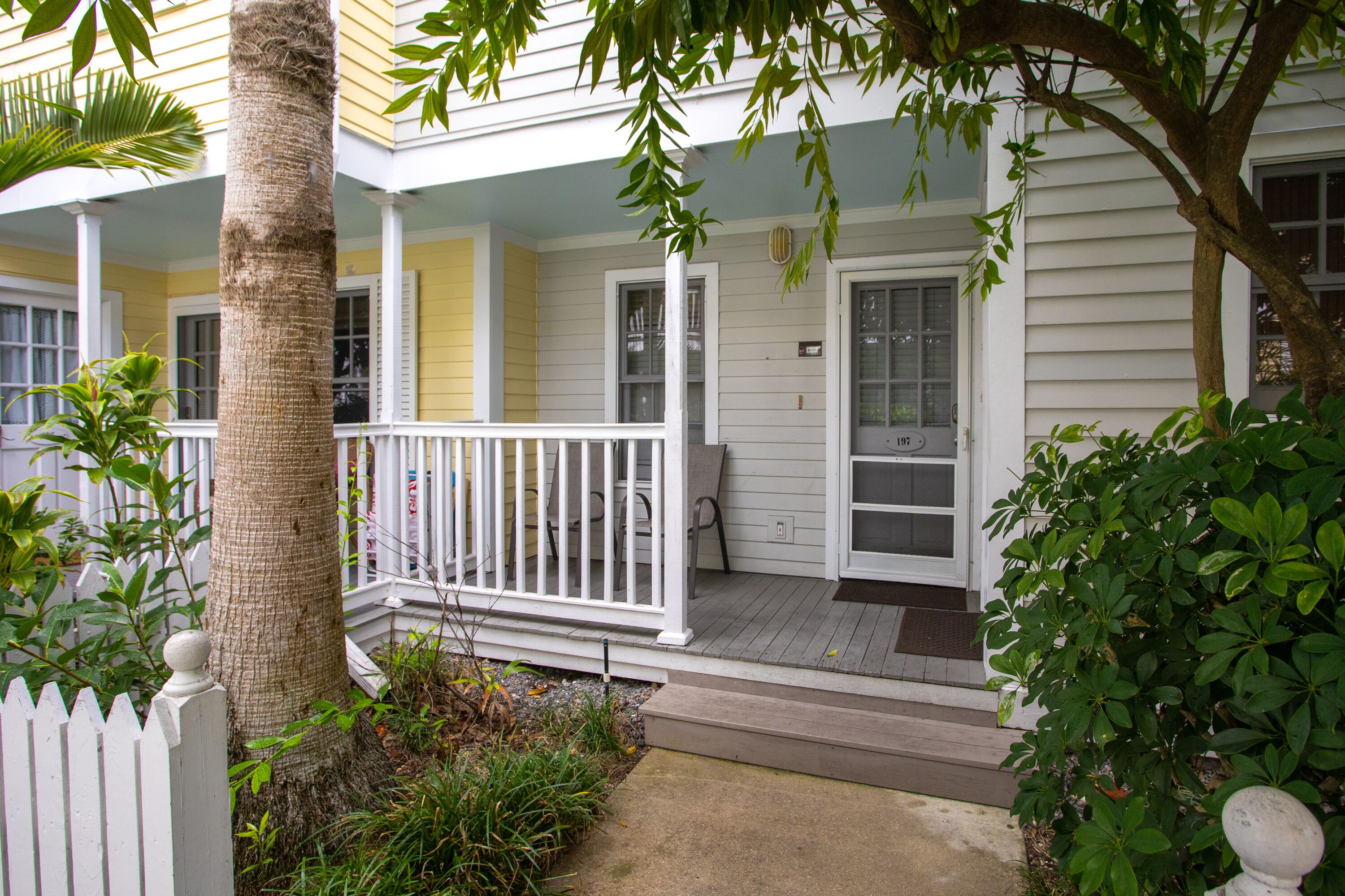 Shipyard 197-Condo in Truman Annex-2 bedroom 1 bath, close to Duval w/ pool