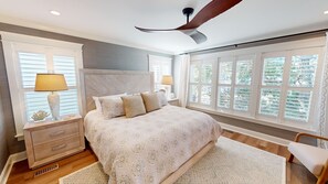 4 bedrooms, iron/ironing board, free WiFi, bed sheets