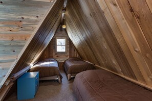 2 عدّة غرف نوم وواي فاي مجانًا وملاءات أسرّة