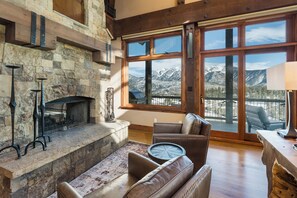 Interior - The Cantilever Lodge - Purg's Finest Luxury Home- Unreal Views, Firepit (Durango)