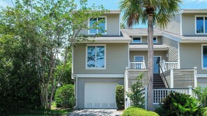 Exterior - Villa in Wild Dunes with golf and Lagoon views; close to pool (Isle of Palms)