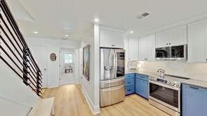 Fridge, microwave, oven, stovetop - Beautifully decorated two-story condo with great oceanfront views and pool (Isle of Palms)