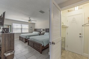 2 bedrooms, iron/ironing board, free WiFi, bed sheets - John's Pass Updated 2B/2B - Beach Place #102 (Madeira Beach)