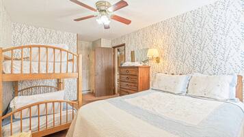 2 bedrooms, WiFi, bed sheets